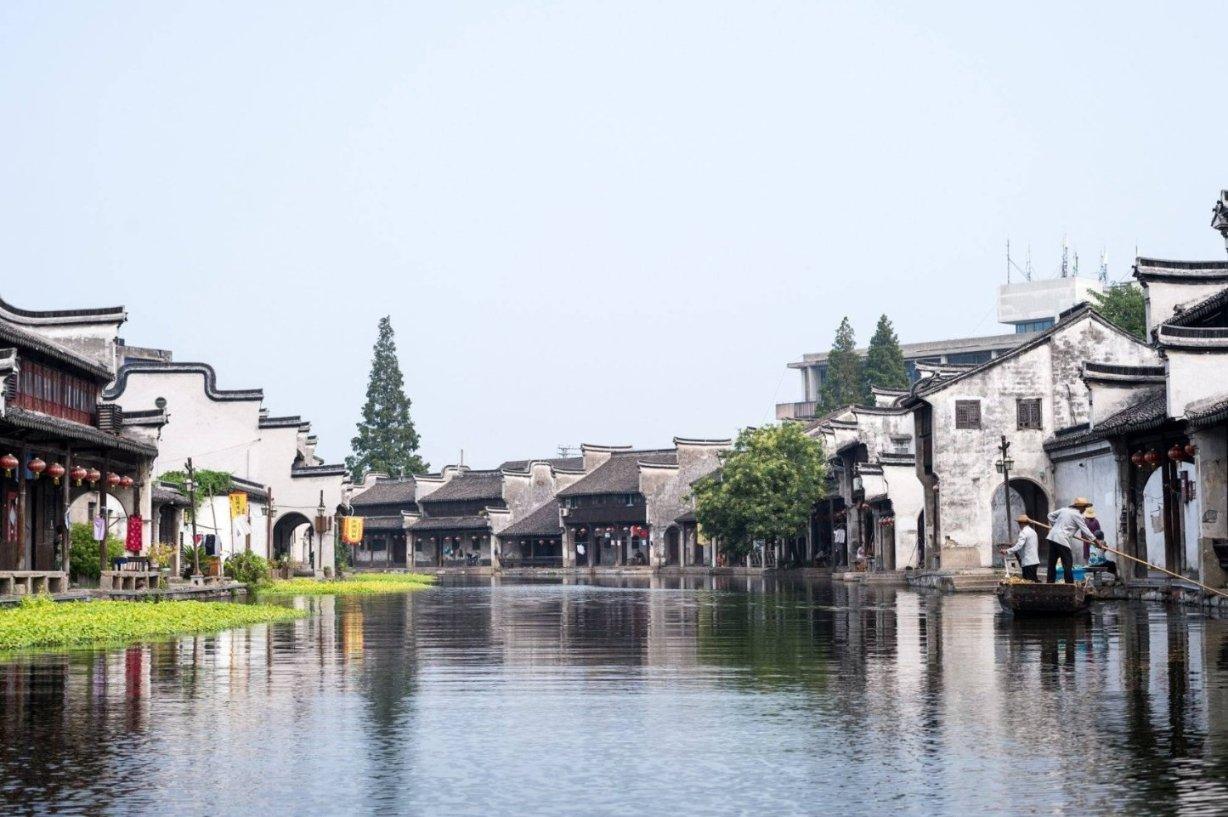 青岛西海岸新区:政府开放日 倾心交流共话和谐